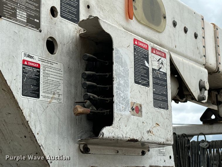 image for item NL9893 2009 Ford F550 Super Duty XL bucket truck