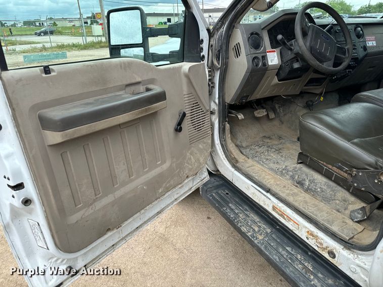 image for item NL9893 2009 Ford F550 Super Duty XL bucket truck