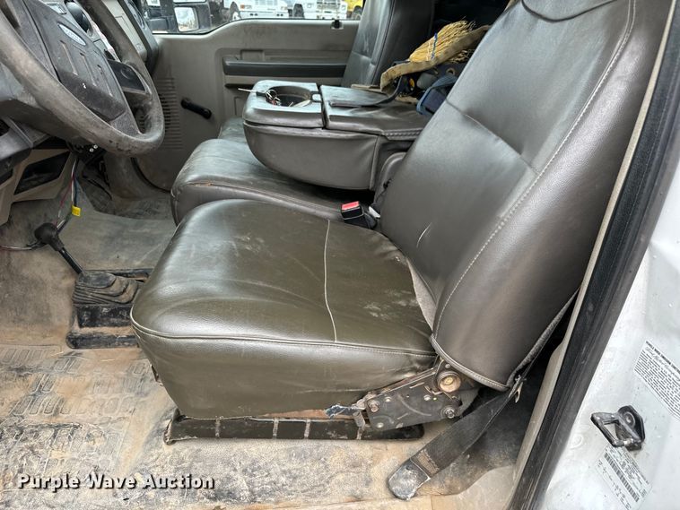 image for item NL9893 2009 Ford F550 Super Duty XL bucket truck