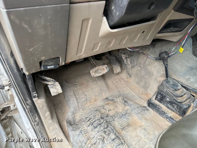 image for item NL9893 2009 Ford F550 Super Duty XL bucket truck