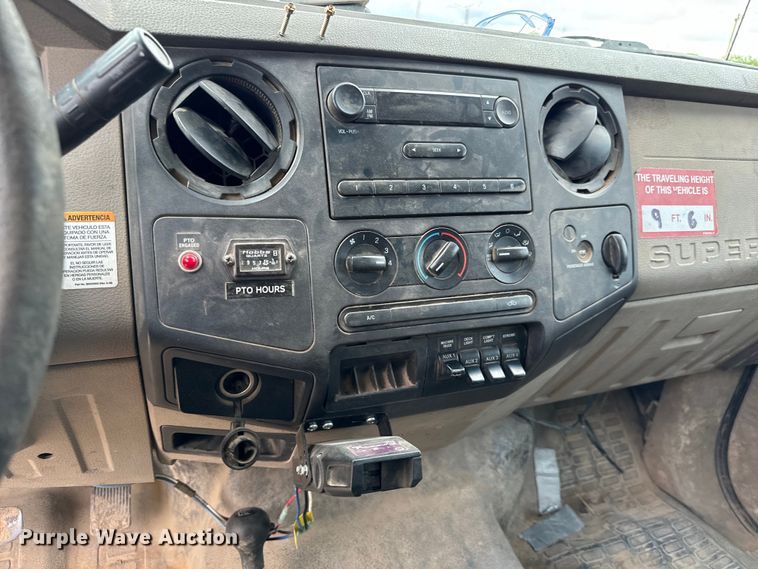 image for item NL9893 2009 Ford F550 Super Duty XL bucket truck