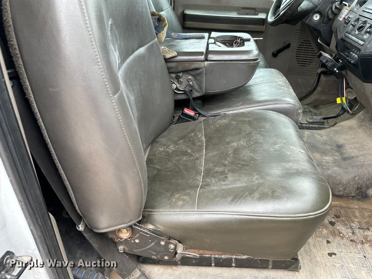 image for item NL9893 2009 Ford F550 Super Duty XL bucket truck