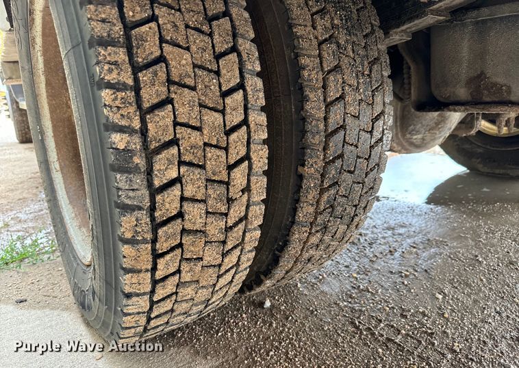 image for item NL9893 2009 Ford F550 Super Duty XL bucket truck