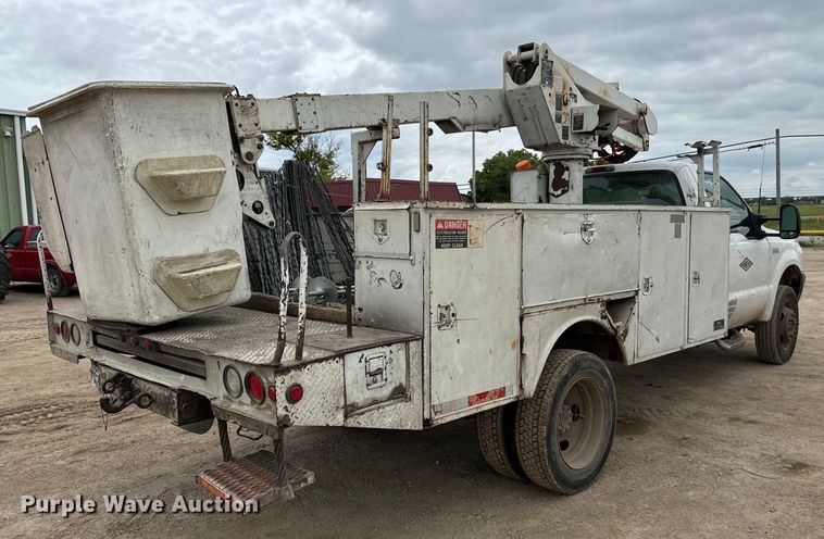 image for item NL9894 1999 Ford F550 Super Duty XL bucket truck