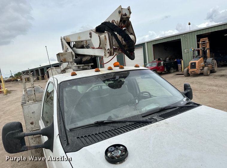 image for item NL9894 1999 Ford F550 Super Duty XL bucket truck