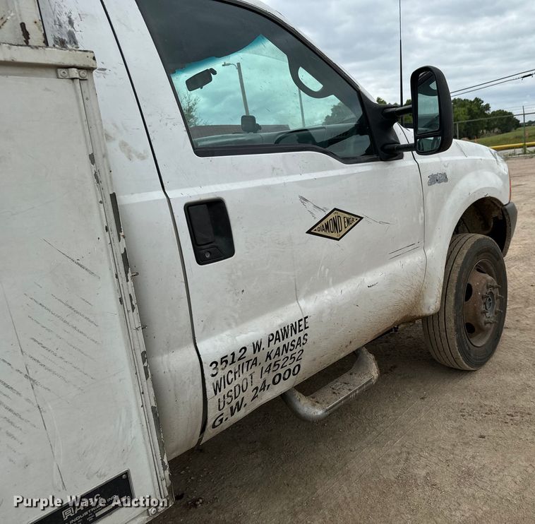 image for item NL9894 1999 Ford F550 Super Duty XL bucket truck