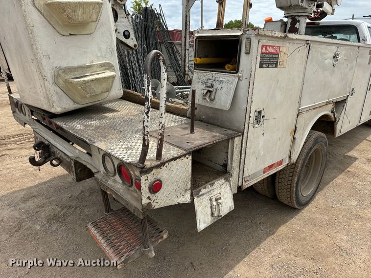 image for item NL9894 1999 Ford F550 Super Duty XL bucket truck