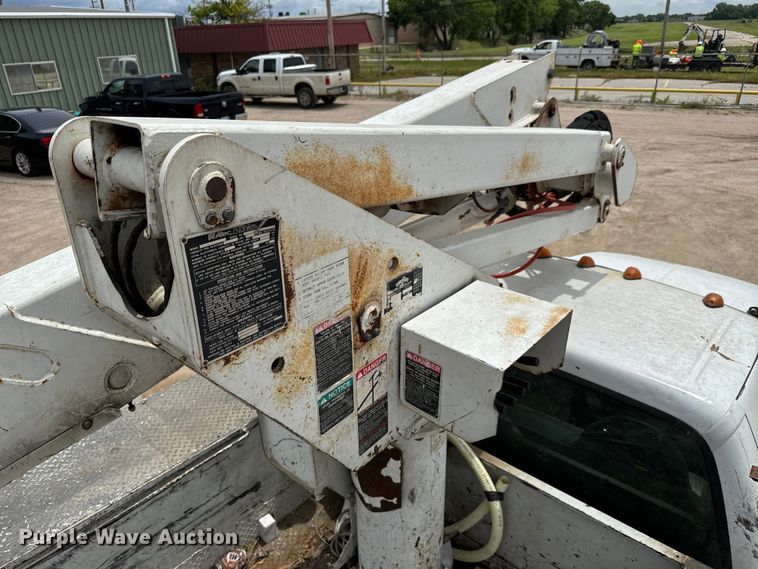 image for item NL9894 1999 Ford F550 Super Duty XL bucket truck