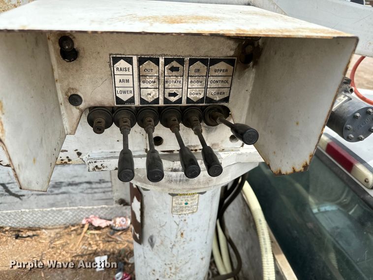 image for item NL9894 1999 Ford F550 Super Duty XL bucket truck