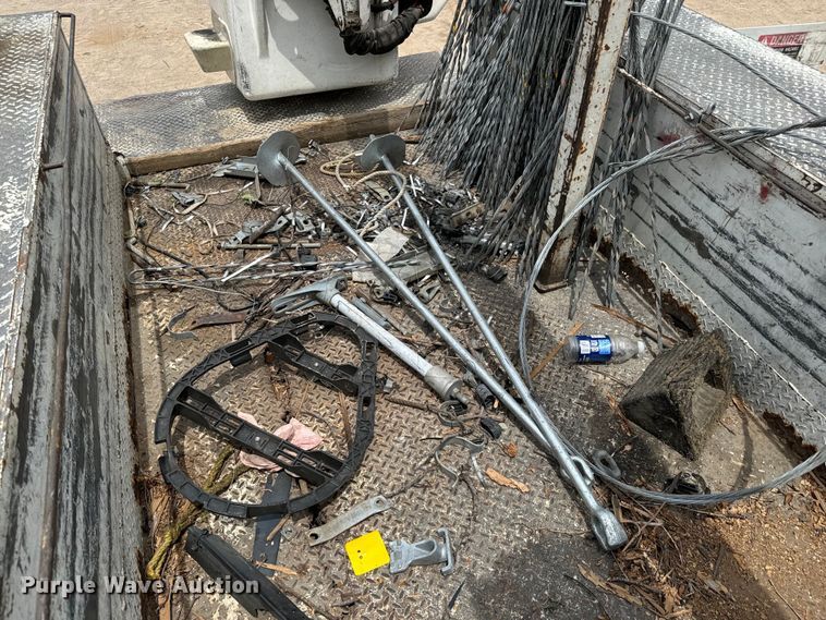 image for item NL9894 1999 Ford F550 Super Duty XL bucket truck