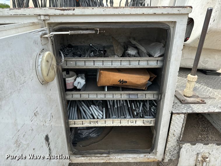 image for item NL9894 1999 Ford F550 Super Duty XL bucket truck