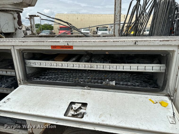 image for item NL9894 1999 Ford F550 Super Duty XL bucket truck