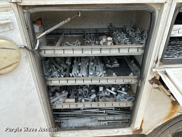 image for item NL9894 1999 Ford F550 Super Duty XL bucket truck