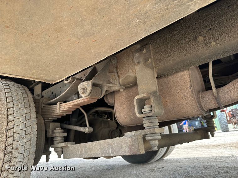 image for item NL9894 1999 Ford F550 Super Duty XL bucket truck