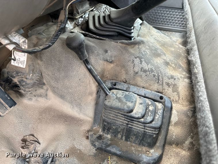 image for item NL9894 1999 Ford F550 Super Duty XL bucket truck