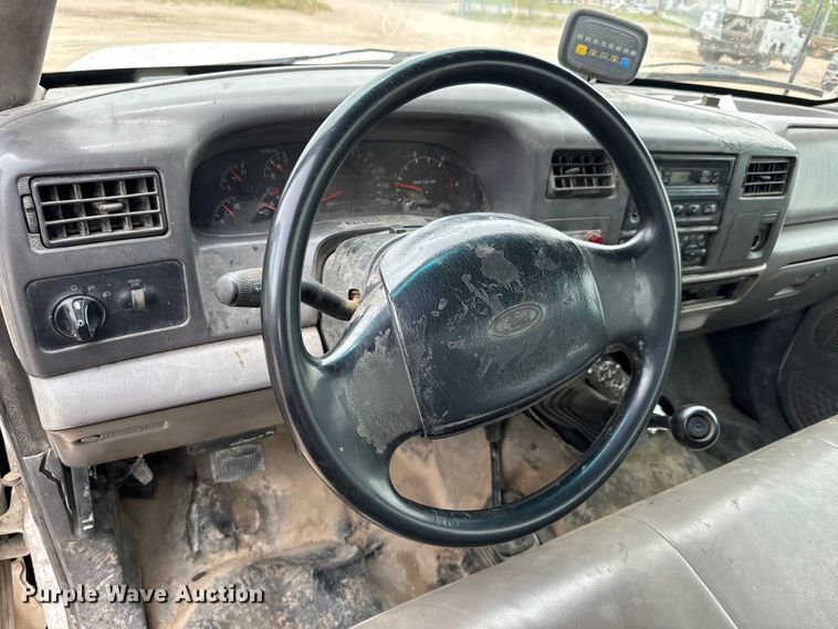 image for item NL9894 1999 Ford F550 Super Duty XL bucket truck