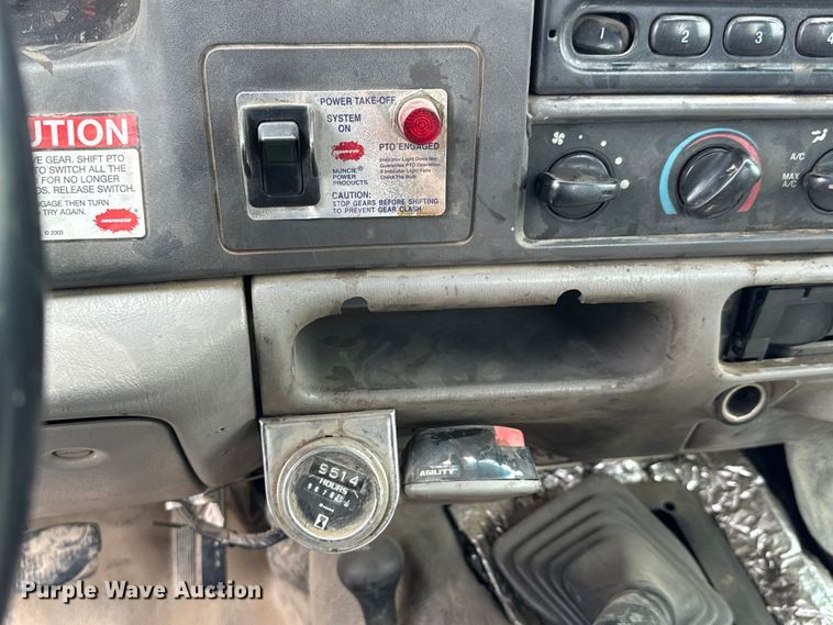 image for item NL9894 1999 Ford F550 Super Duty XL bucket truck