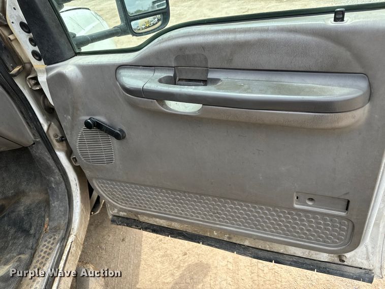 image for item NL9894 1999 Ford F550 Super Duty XL bucket truck