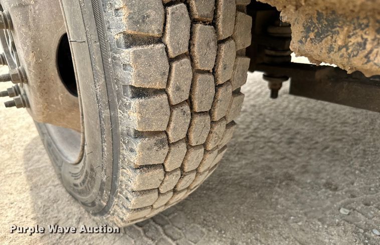 image for item NL9894 1999 Ford F550 Super Duty XL bucket truck