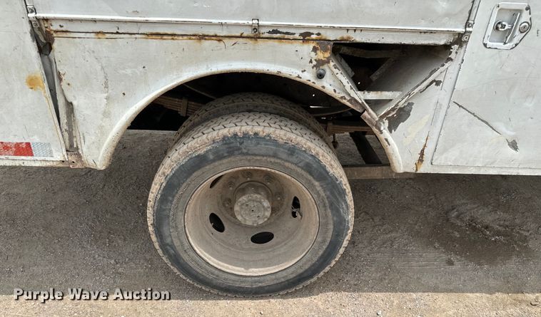 image for item NL9894 1999 Ford F550 Super Duty XL bucket truck