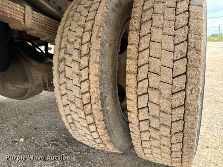 image for item NL9894 1999 Ford F550 Super Duty XL bucket truck