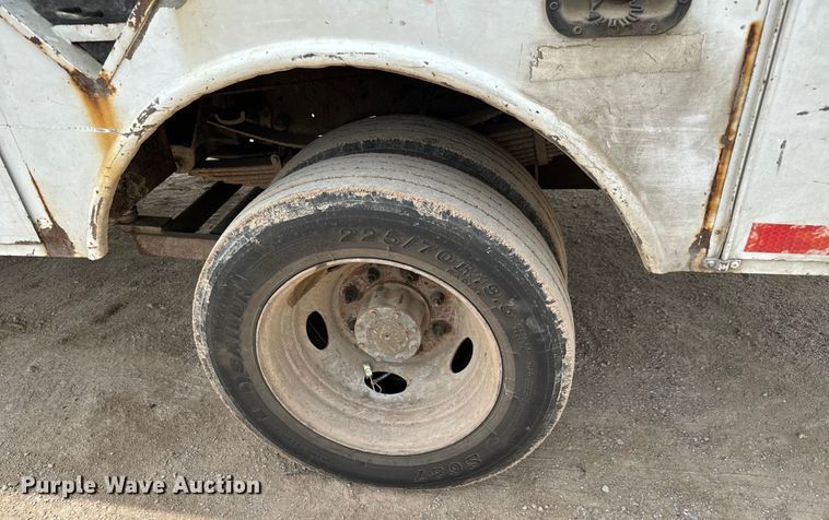 image for item NL9894 1999 Ford F550 Super Duty XL bucket truck