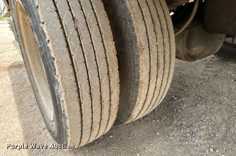 image for item NL9894 1999 Ford F550 Super Duty XL bucket truck