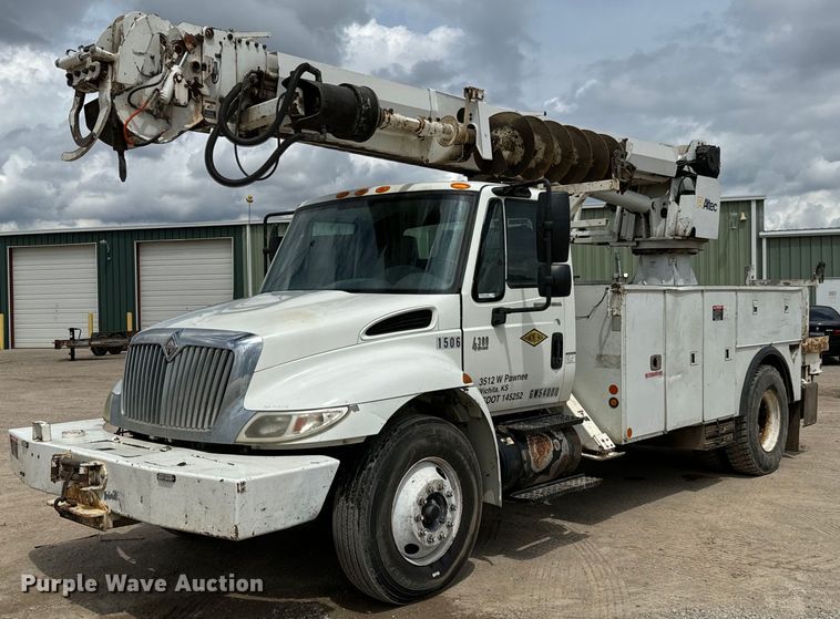 image for item NL9895 2008 International  4300  digger derrick truck