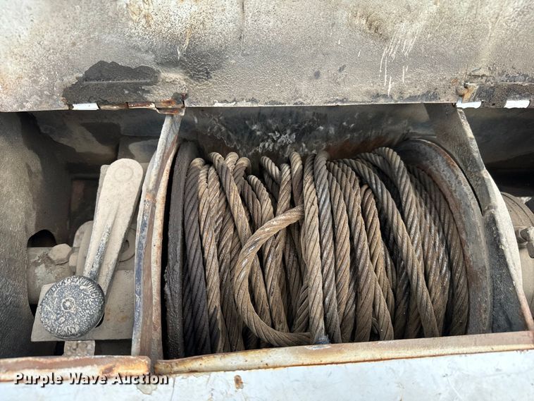 image for item NL9895 2008 International  4300  digger derrick truck