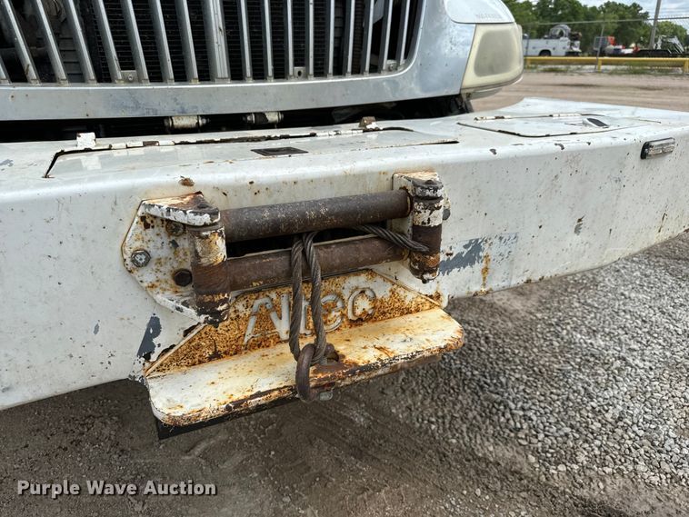 image for item NL9895 2008 International  4300  digger derrick truck