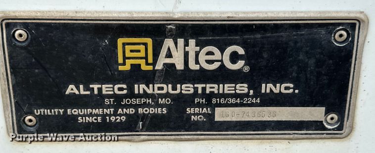 image for item NL9895 2008 International  4300  digger derrick truck