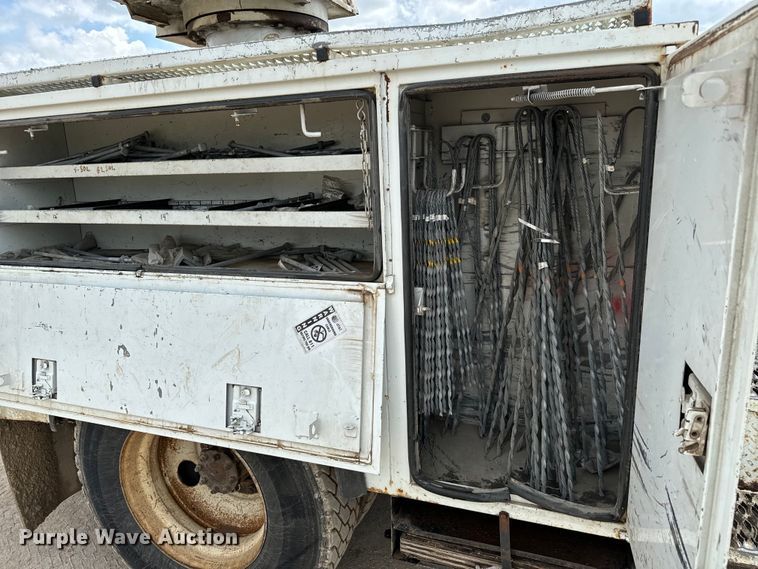 image for item NL9895 2008 International  4300  digger derrick truck