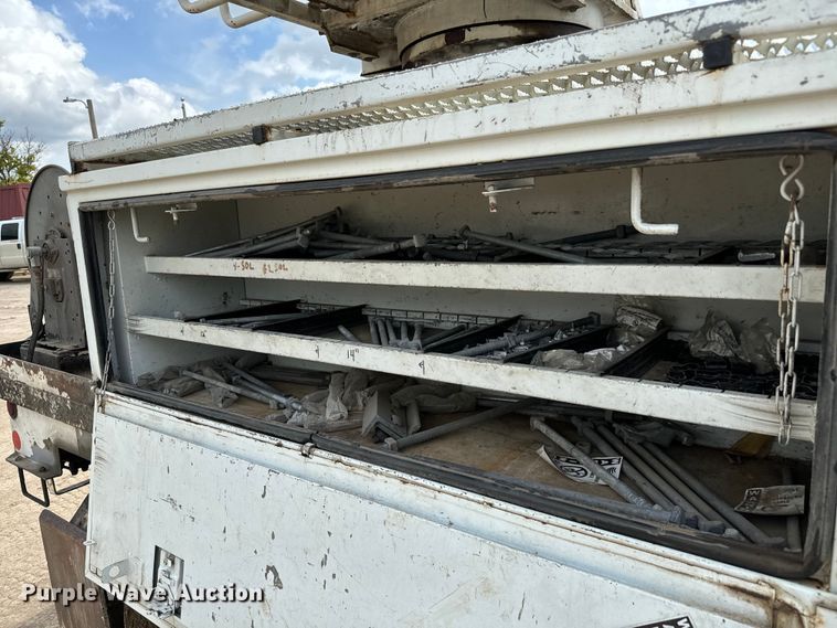 image for item NL9895 2008 International  4300  digger derrick truck