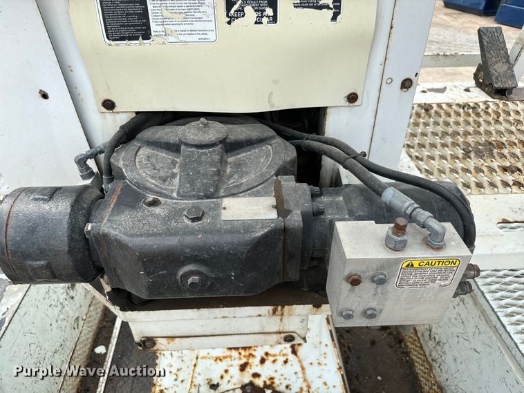 image for item NL9895 2008 International  4300  digger derrick truck