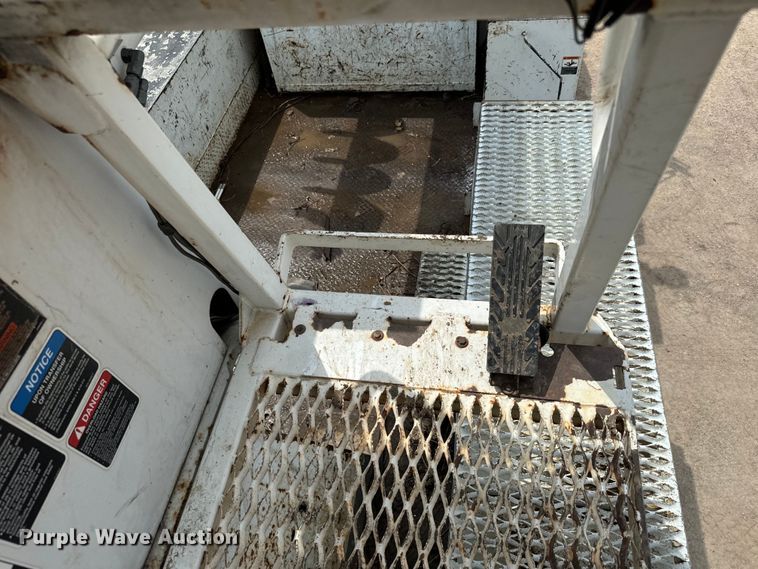 image for item NL9895 2008 International  4300  digger derrick truck