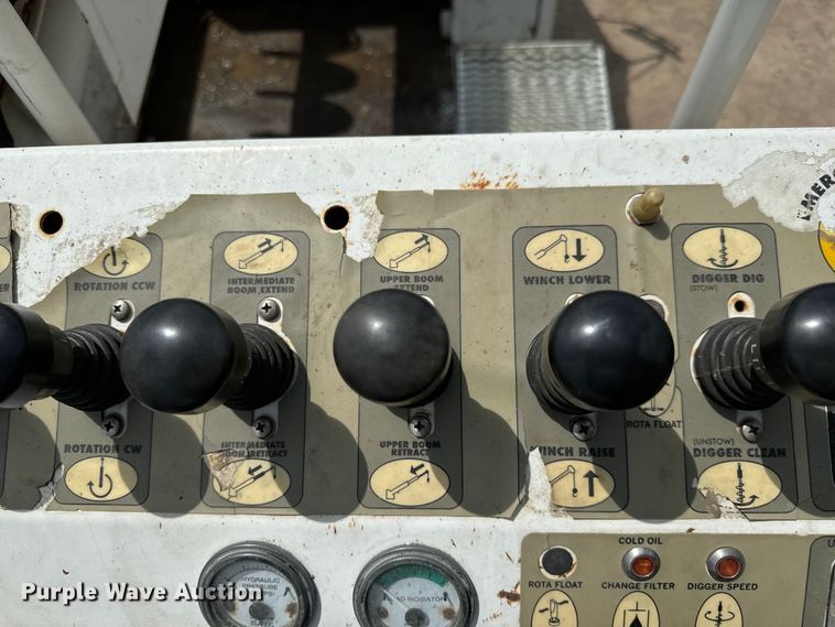 image for item NL9895 2008 International  4300  digger derrick truck