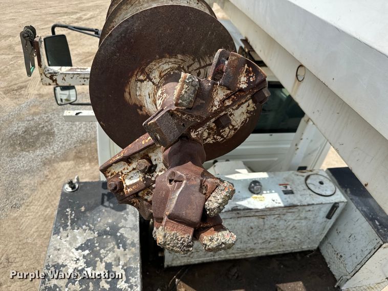 image for item NL9895 2008 International  4300  digger derrick truck