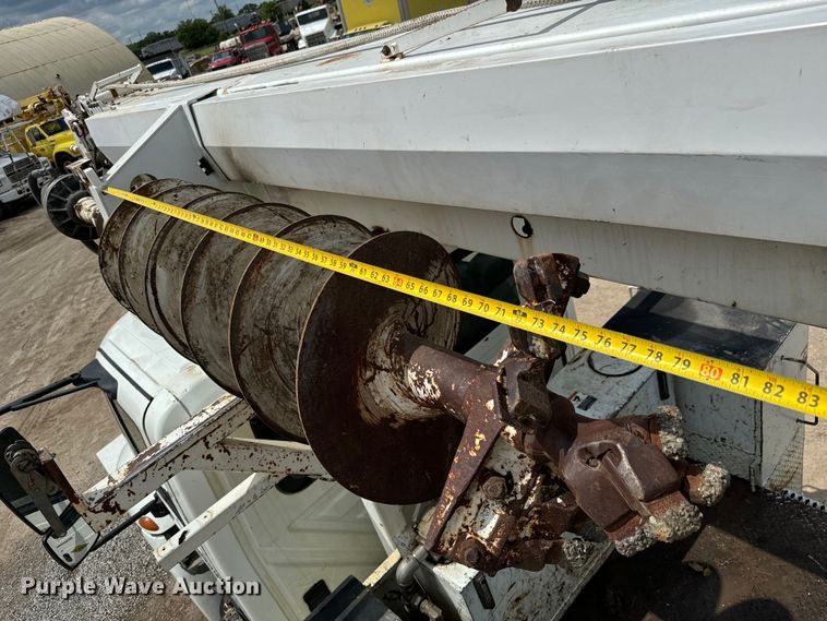 image for item NL9895 2008 International  4300  digger derrick truck