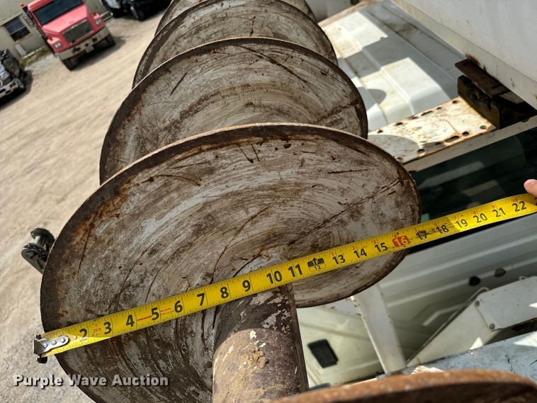 image for item NL9895 2008 International  4300  digger derrick truck