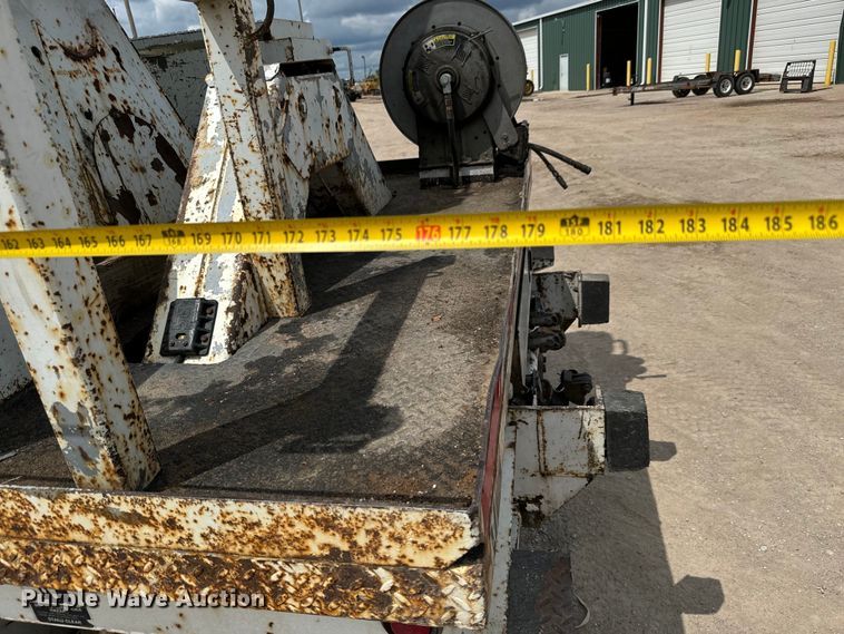 image for item NL9895 2008 International  4300  digger derrick truck