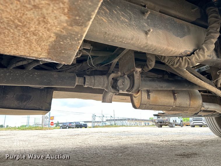 image for item NL9895 2008 International  4300  digger derrick truck