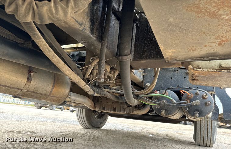 image for item NL9895 2008 International  4300  digger derrick truck