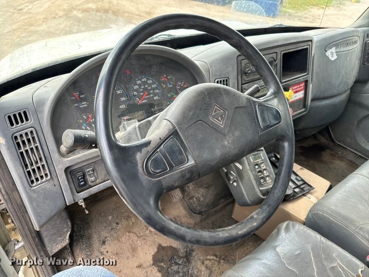 image for item NL9895 2008 International  4300  digger derrick truck