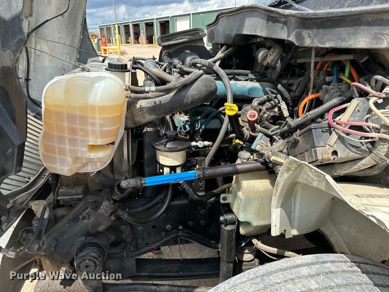 image for item NL9895 2008 International  4300  digger derrick truck