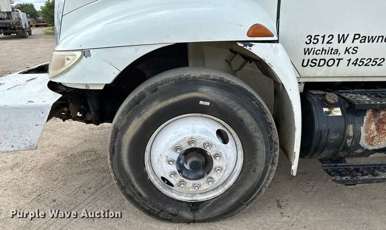 image for item NL9895 2008 International  4300  digger derrick truck