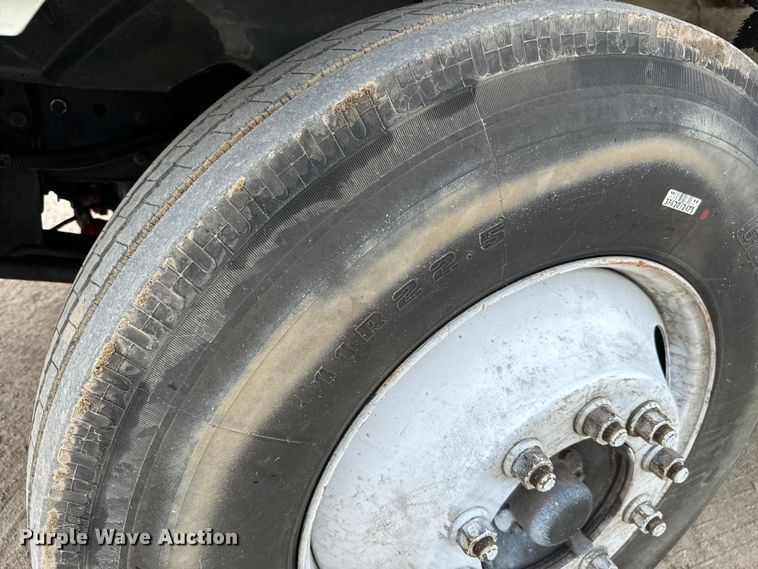 image for item NL9895 2008 International  4300  digger derrick truck