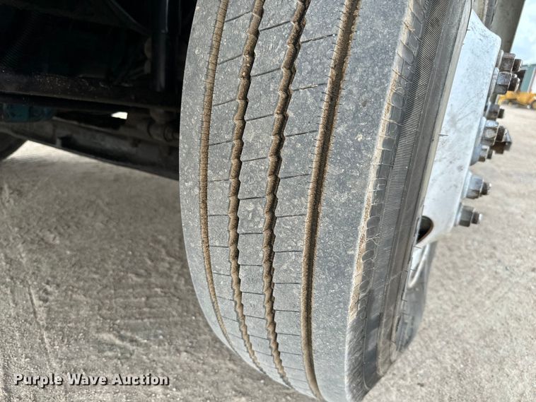 image for item NL9895 2008 International  4300  digger derrick truck