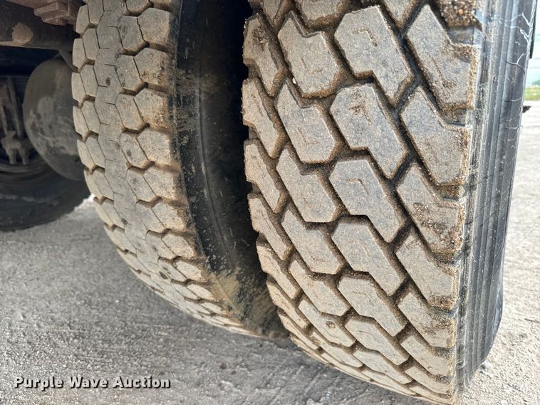 image for item NL9895 2008 International  4300  digger derrick truck