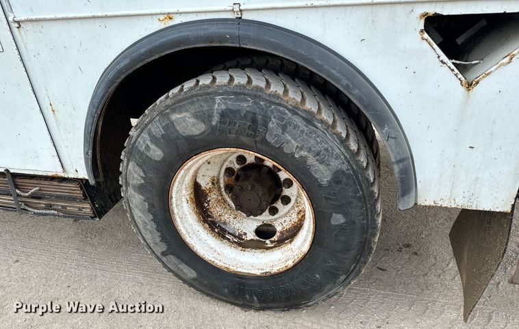 image for item NL9895 2008 International  4300  digger derrick truck