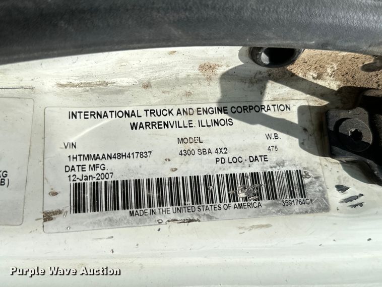 image for item NL9895 2008 International  4300  digger derrick truck